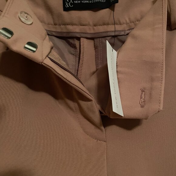 New York & Co, Size 2 Petite, Wide leg Slacks. - Picture 4 of 9